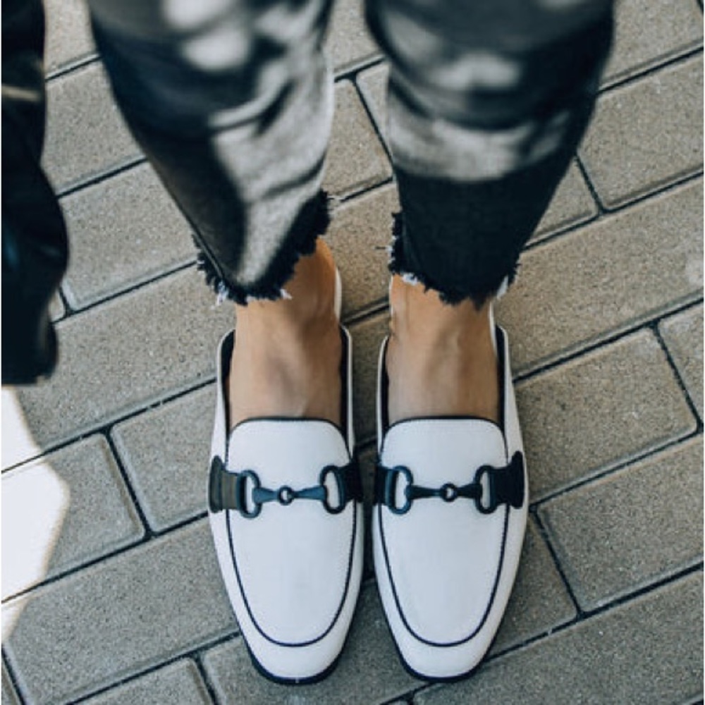 Vici size 7 two toned mules